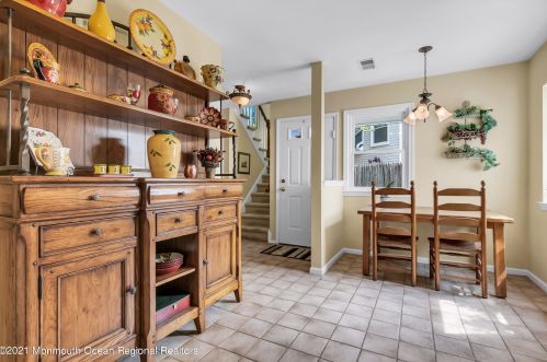 14 Robinson Ct, East Freehold NJ  07728-4327 exterior