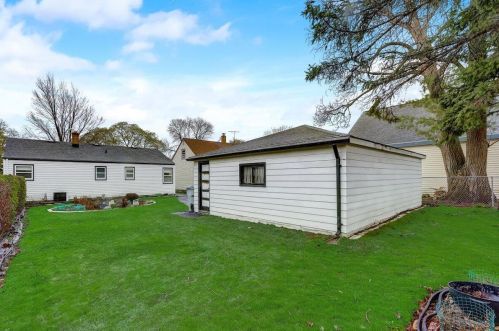 4003 52, Milwaukee WI 53220-2608 exterior