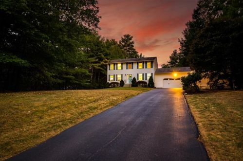 94 Chaplin Dr, Coventry, RI 02816-5045