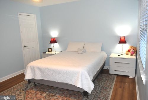 6305 Pioneer Dr, Springfield VA  22150-1623 exterior