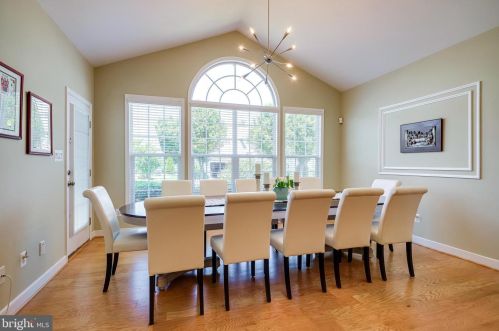 9517 Moonen Bay Ln, Bristow VA  20136-3515 exterior