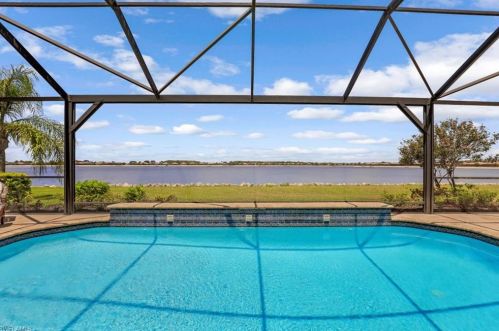 9075 Graphite Cir, Naples, FL 34120-5227