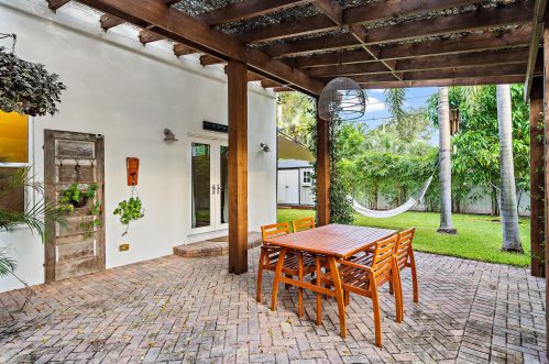 250 10th St, Delray Beach FL  33444-4048 exterior
