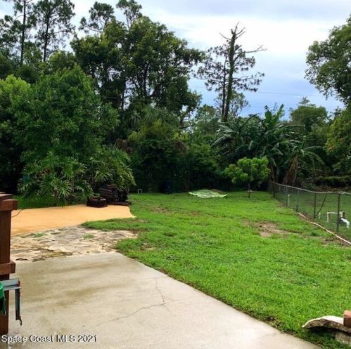 3707 Sunny Dr, Mims, FL 32754-2907