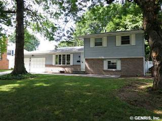 86 Queens Ln, Rochester, NY 14617-5402