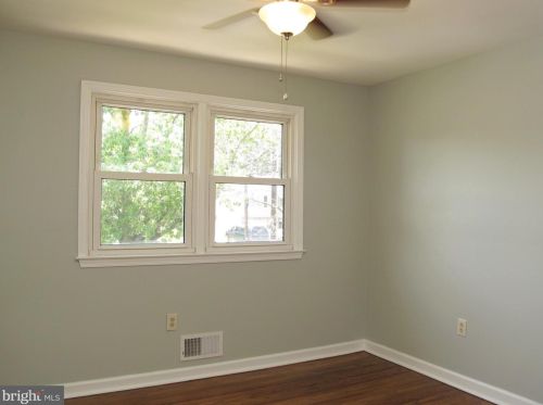 448 Willow Dr, Riverton NJ  08077-3420 exterior