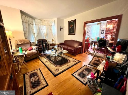 70 Chestnut Ave, Camden NJ  08109-2505 exterior