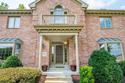 1516 Windsor Ct, Pittsburgh, PA 15241-3252