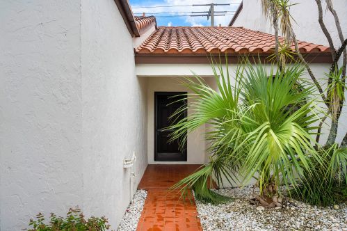 13520 Fountain View Blvd, West Palm Beach, FL 33414-7759