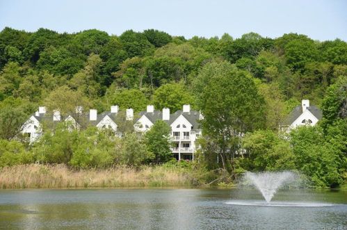 13 Lake Marie Ln, Bedford Hills NY  10507-1231 exterior