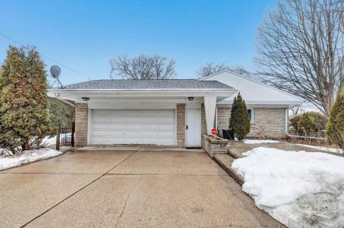241 Little Rd, Green Bay, WI 54301-1903