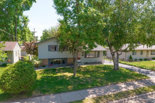 2021 Pine St, Hastings, MN 55033-3327