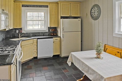 130 College View Dr, Hackettstown NJ  07840-1022 exterior