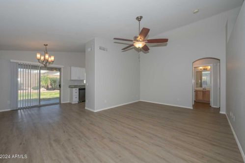 6620 Whispering Wind Dr, Glendale AZ  85310-3465 exterior