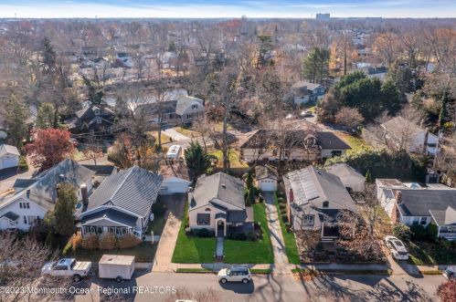 10 Wardell Pl, Tinton Falls, NJ 07712-4856