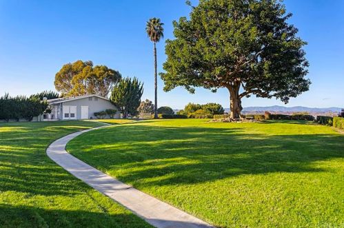 4320 Spoon Bill Way, Oceanside CA  92057-7508 exterior