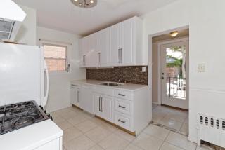 1747 2nd St, Brooklyn, NY 11223-1822