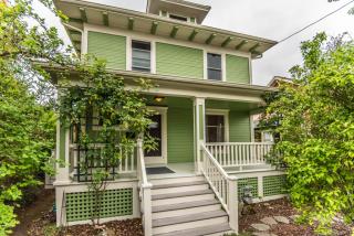 4823 20th Ave, Portland, OR 97211-5821