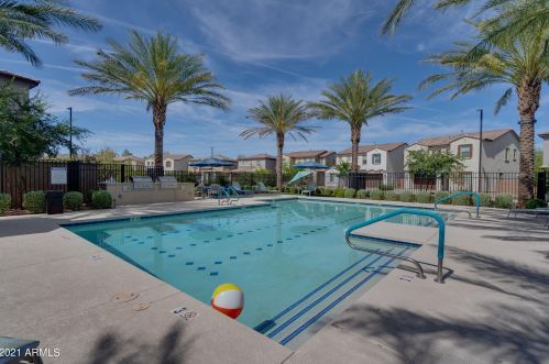 4716 Tremaine Ave, Gilbert AZ  85234 exterior