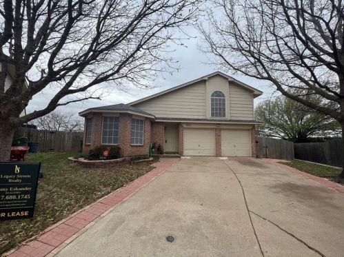 652 Blueberry Hill Ln, Midlothian TX  76063-3600 exterior