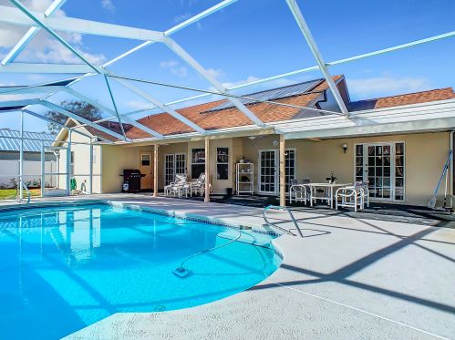 4601 Helena Dr, Titusville, FL 32780-2839