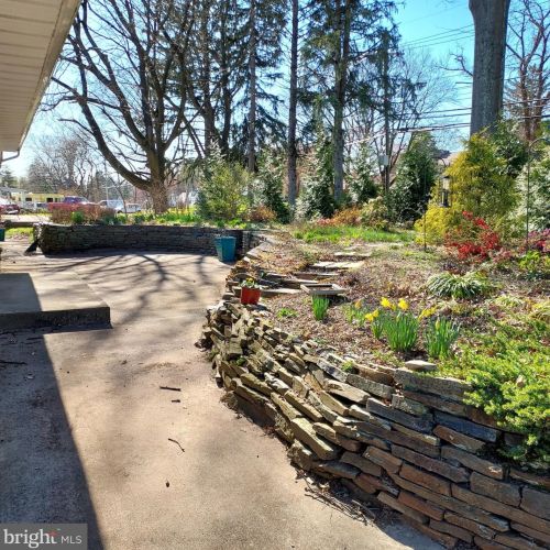 177 Upper Ferry Rd, Trenton, NJ 08628-2728