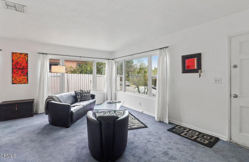 321 Poppyfields Dr, Altadena CA  91001-4223 exterior