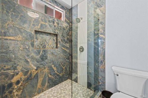 221 Alamo Dr, Vacaville CA  95688-2423 exterior