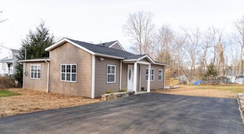 6 Darien Rd, Danbury, CT 06812-4322
