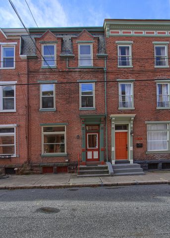 1612 Susquehanna St, Harrisburg, PA 17102-2455