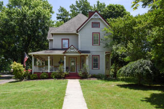 216 Indiana Ave, Maryville, TN 37803-5938