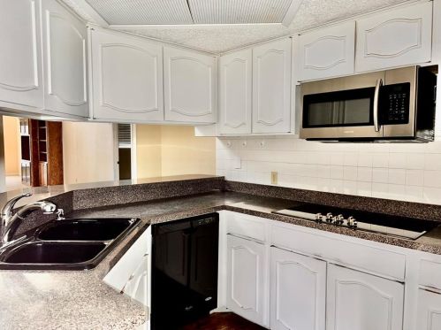 609 Chisholm Rd, Burleson TX  76028-3823 exterior