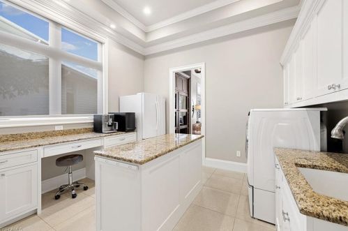 1266 Cobia Ct, Naples FL  34102-1549 exterior