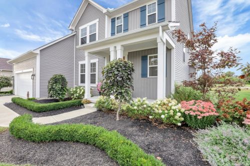 1470 Hickory Gate Dr, Marysville, OH 43040-8014