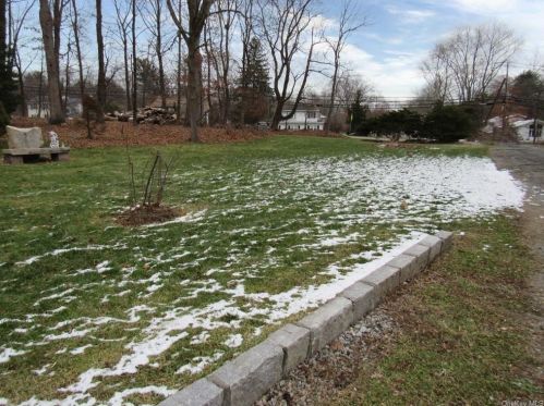 2347 Crompond Rd, Yorktown Hgts NY  10598-3735 exterior