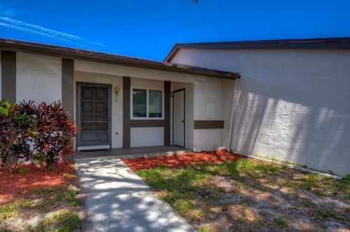 2889 Bancroft Cir, Palm Harbor, FL 34683-2508