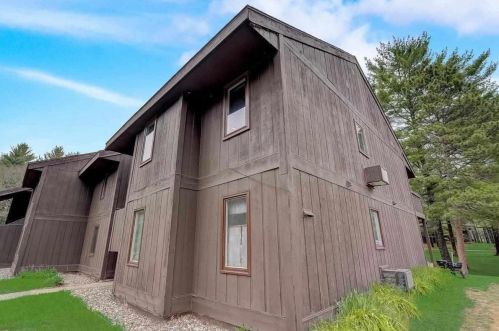 12 Balsam Trl, Wisconsin Dells, WI 53965-8858