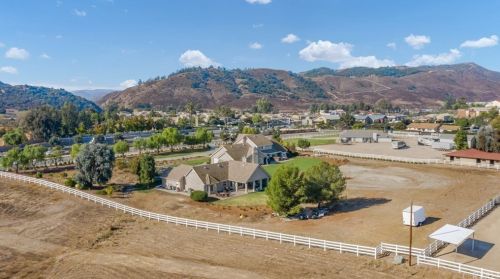 29172 Vallejo Ave, Temecula CA  92592-2302 exterior