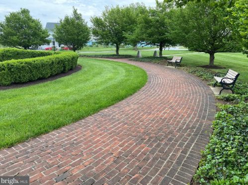 35 Chadwick Dr, Charles Town WV  25414-4464 exterior