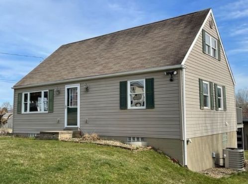63 Howard St, Latrobe, PA 15650-1306