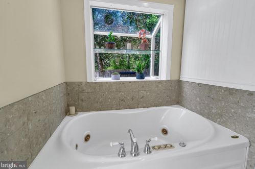 16 Bayberry Rd, Princeton NJ  08540-7417 exterior