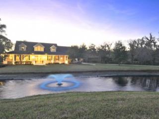 1618 Kingsdown Dr, Sarasota, FL 34240-8697
