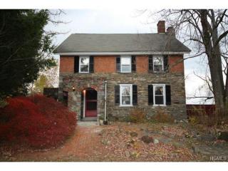 1 Surrey Rd, Chester, NY 10918-1106