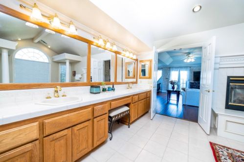 224 American Riv Cyn Dr, Folsom CA 95630-7143 exterior