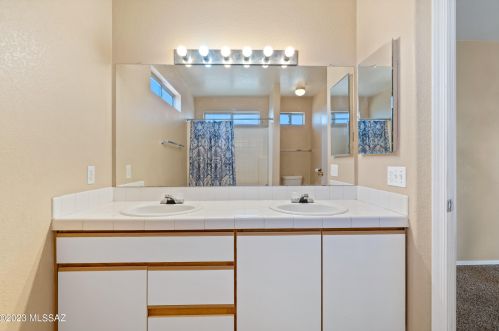 8761 Pomegranate St, Tucson AZ  85730-5735 exterior