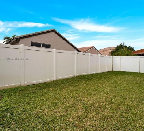 17752 23rd St, Hollywood, FL 33029-5119