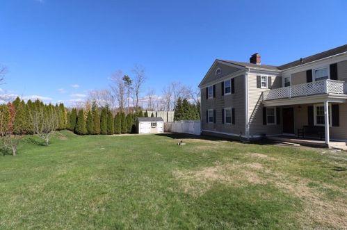 1 Orchard Rd, Farmington CT  06032-2518 exterior