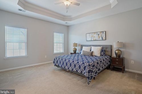 1739 Rockledge Ter, Woodbridge VA  22192-2512 exterior