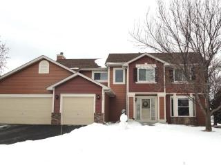 3202 Meadow Brook Dr, Saint Paul, MN 55125-4309