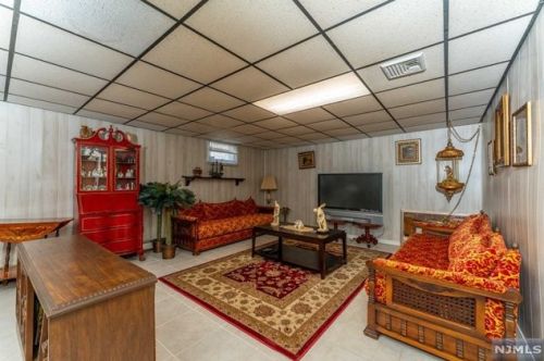 41 Mt Pleasant Ave, West Paterson NJ  07424-2734 exterior